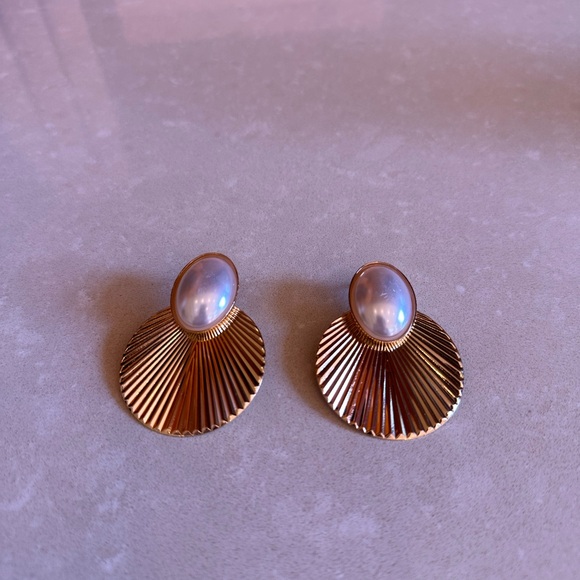 Zara Gold and Pearl Fan Earrings - Picture 4 of 4
